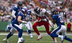 电竞赛场焦点！澳大利亚队对阵巴西队，老将回归赛场，再度燃起斗志